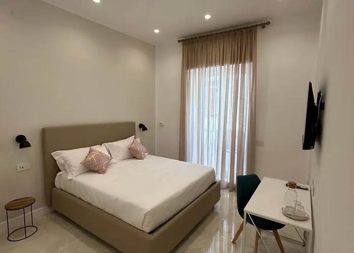 Bed and Breakfast Domus Milone Napoli