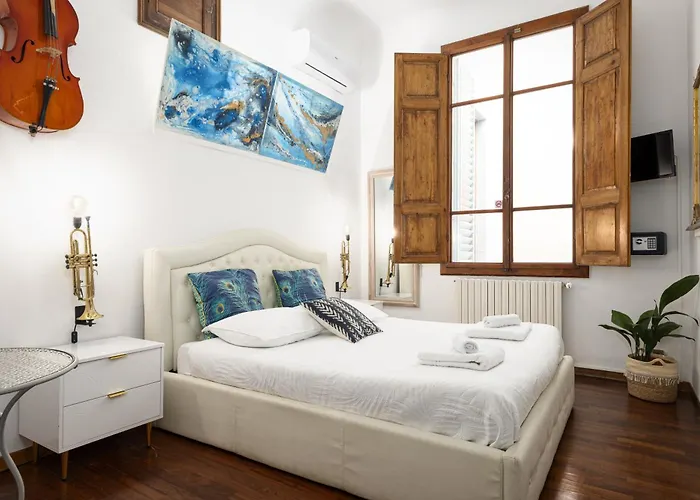 Strange Uncle B&B Firenze
