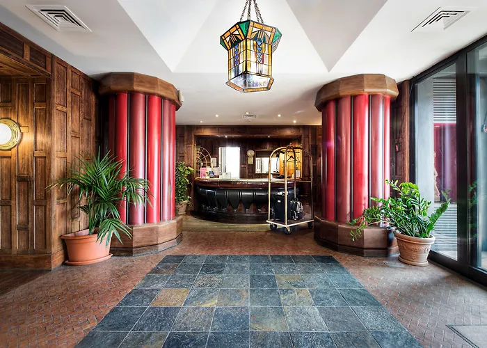 Hotel EconomiciGrand Colony