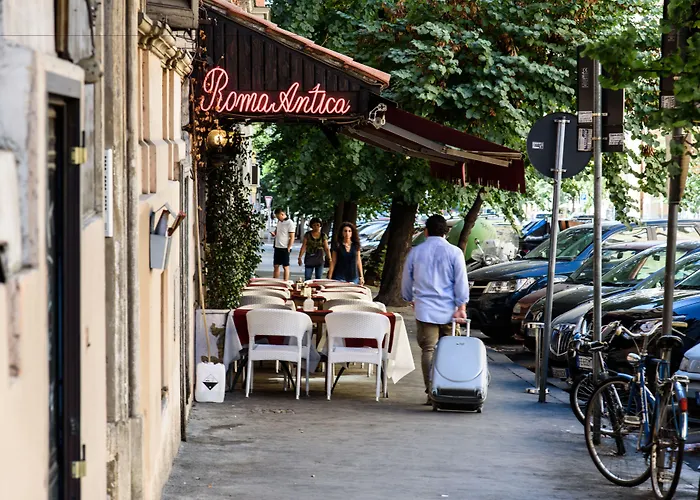 Hotel In The Center By Local Domus Roma