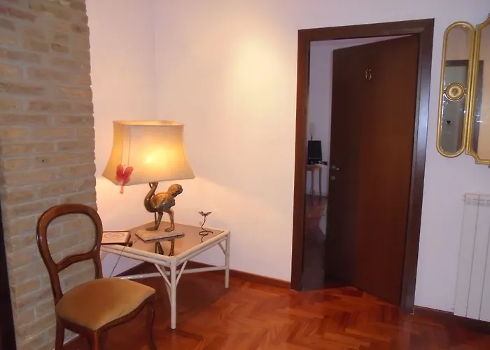 Hotel EconomiciMax House