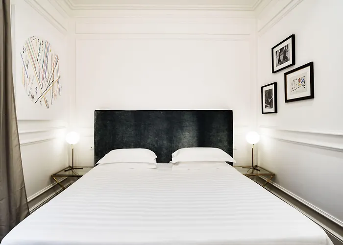 The Shire Hotel Roma