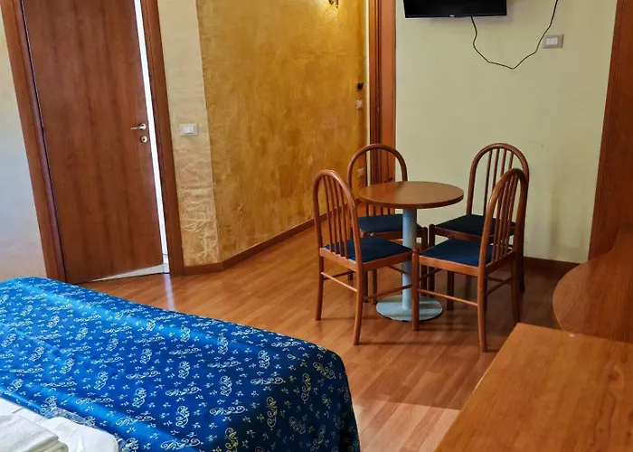 Hotel EconomiciOpera Italian