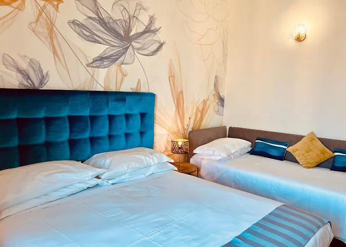 Hotel EconomiciBon Ton Design Rooms By Dot Suites