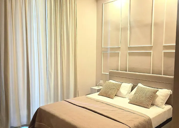 Concept b&b naples- camere moderne con balcone vicino al centro