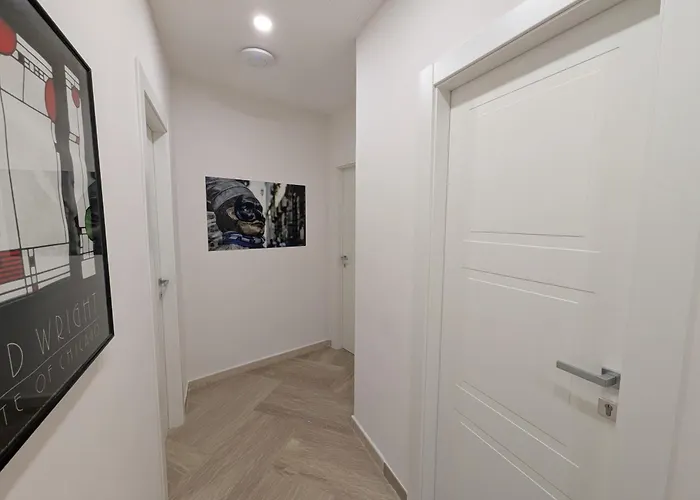 Napoli City Inn