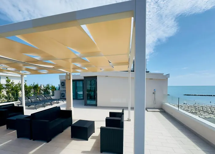 Palms Beach Pesaro Residence