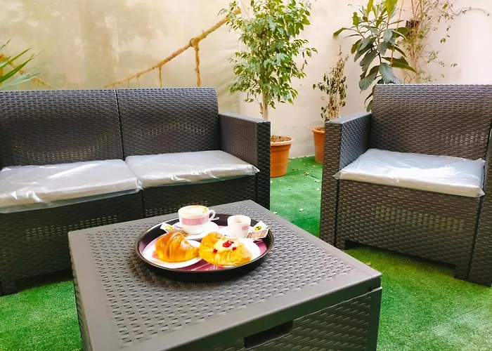 Lanzies Guesthouse Roma