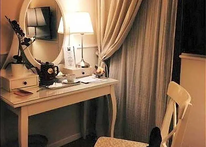Colfelice Rooms Roma