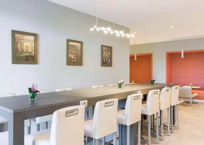 Hotel Hampton By Hilton Rome East