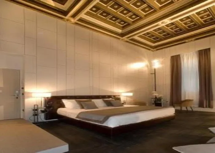 Piazza Del Gesu' Luxury Suites