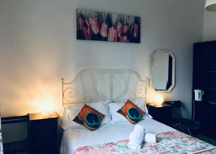 Giuly Guesthouse Roma