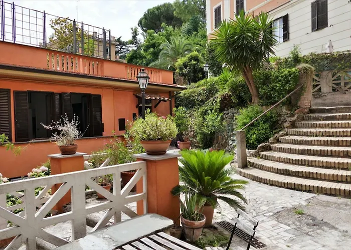 Trastevere Hidden Garden Roma